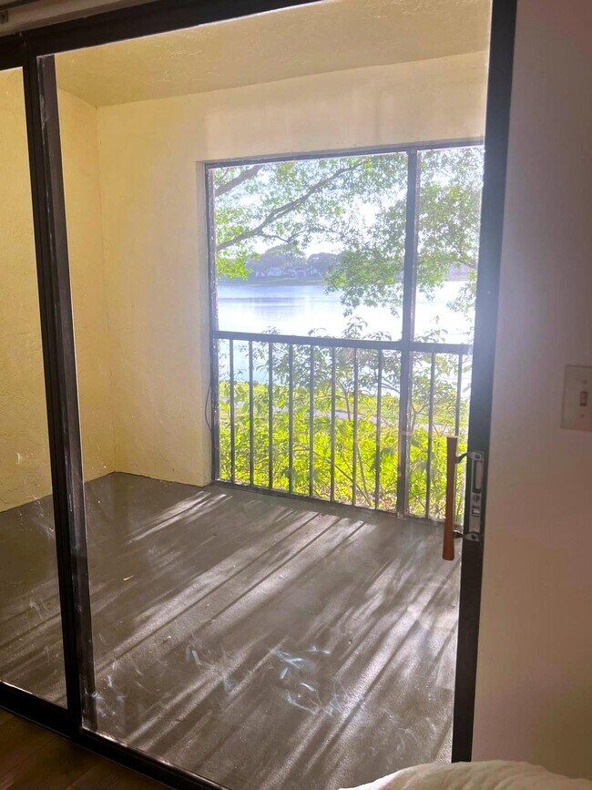 Building Photo - 2900 Olivewood Terrace