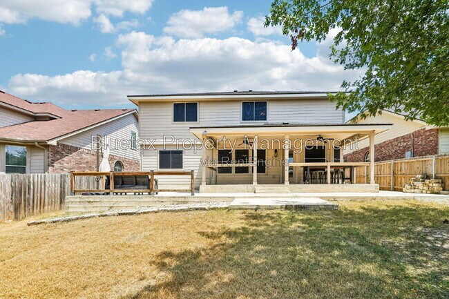 Building Photo - 315 Hollow Grove