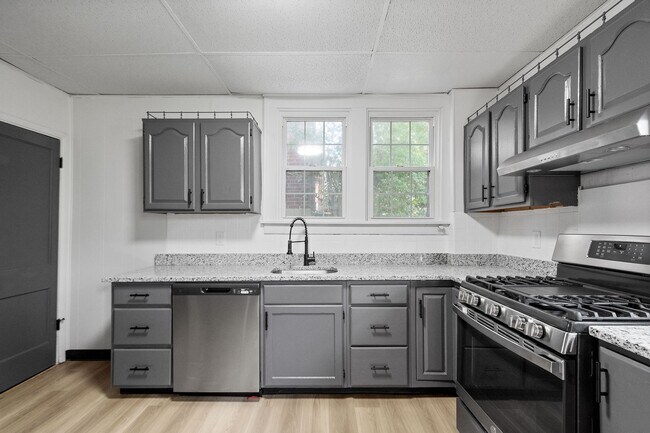 Building Photo - 2810 Freeland St