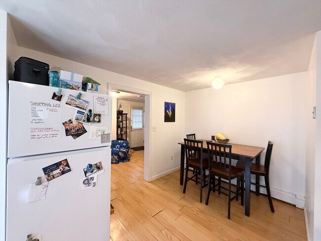 Building Photo - 9 Marion St