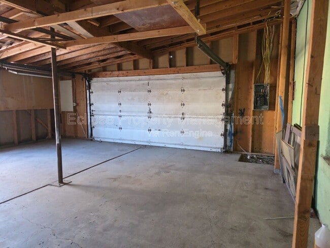 Building Photo - 721 3rd St