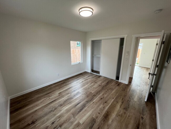 Building Photo - West 10th Escondido Triplex