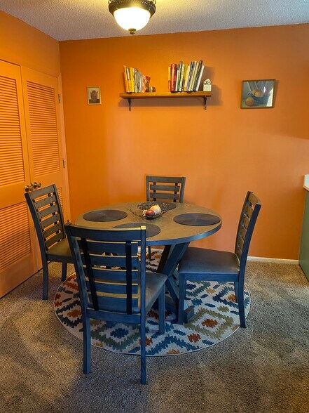 Building Photo - 7944 Chase Cir