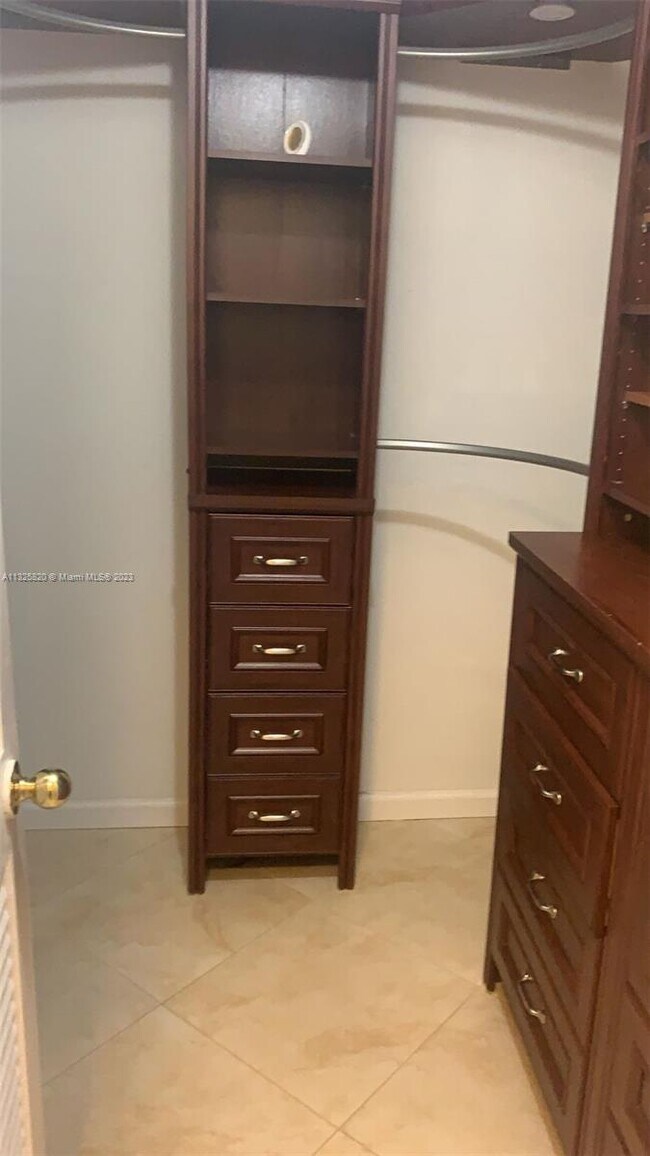 Building Photo - 15200 SW 81st Ln