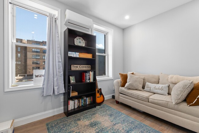 Building Photo - 1606 Palisade Ave