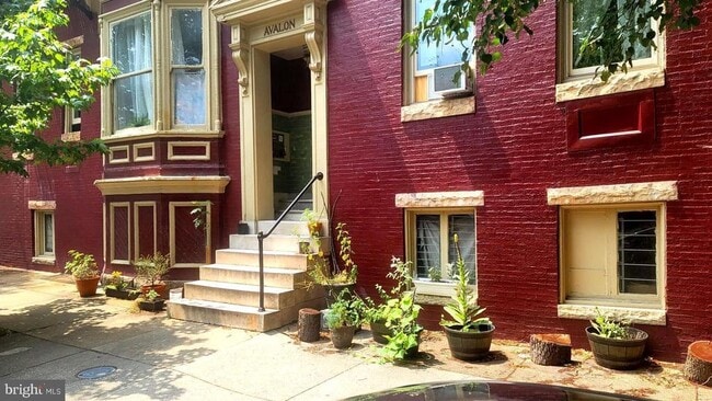 Primary Photo - 1701 Linden Ave
