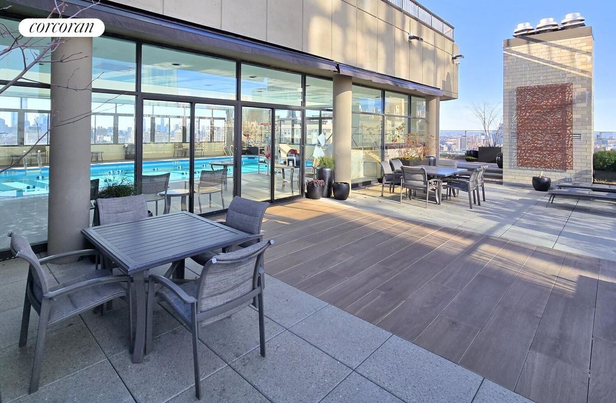 Building Photo - 280 Park Ave S