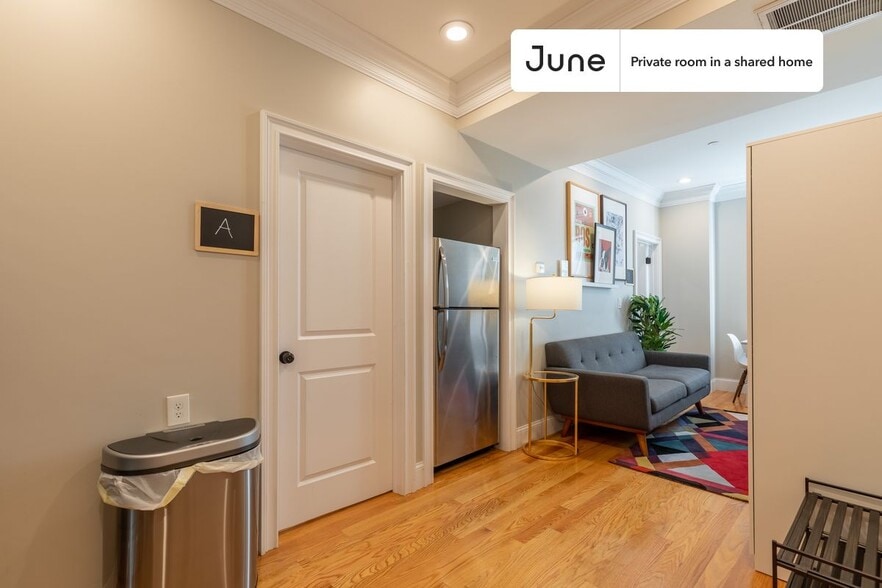 Building Photo - Room in Shared 3 bed/1 bath home in North End