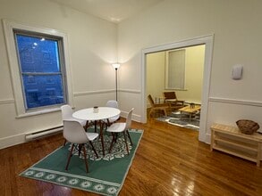 Building Photo - 118 Philip St