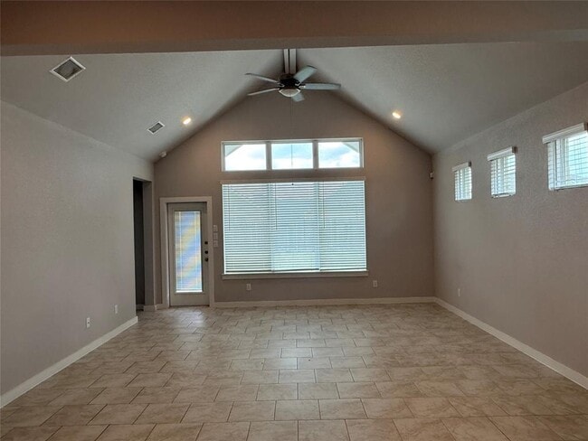 Building Photo - 18300 Emu Ln