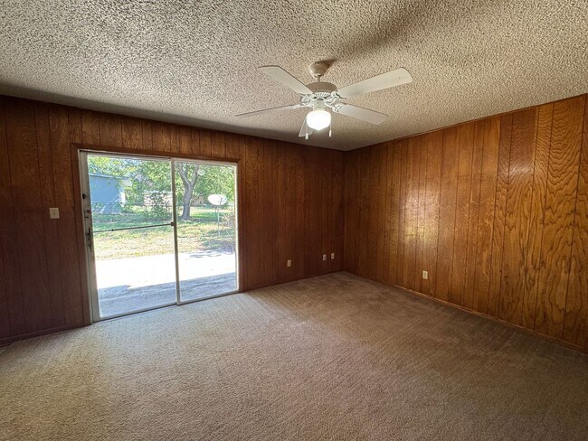 Building Photo - 1205 Hughes Ave