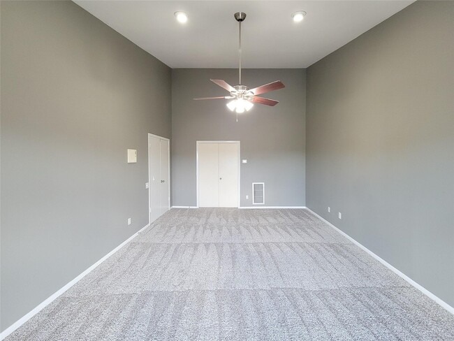 Building Photo - 18309 Sandy Cove Dr