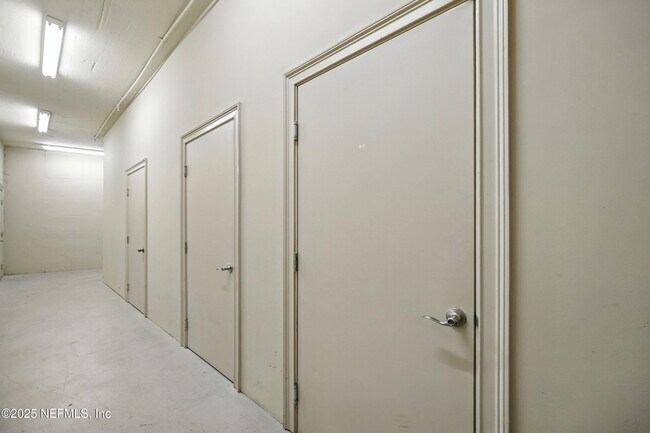 Building Photo - 4300 S Beach Pkwy