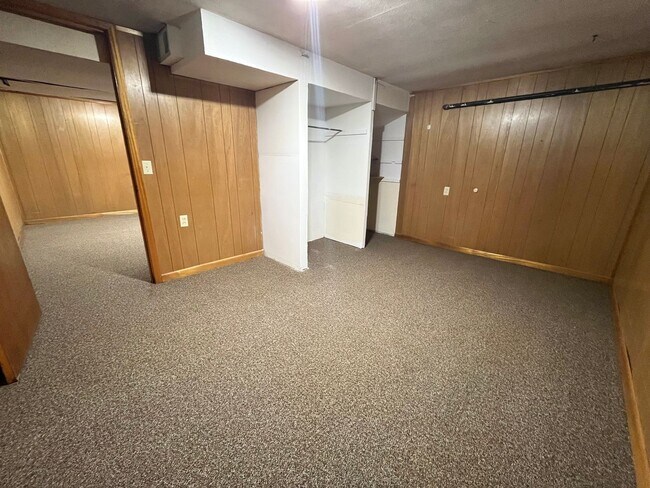 Building Photo - 2 Bed East Side Ranch with Partly Finished Basement!