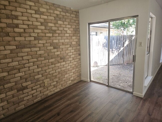 Building Photo - 6823 Grass Valley Dr