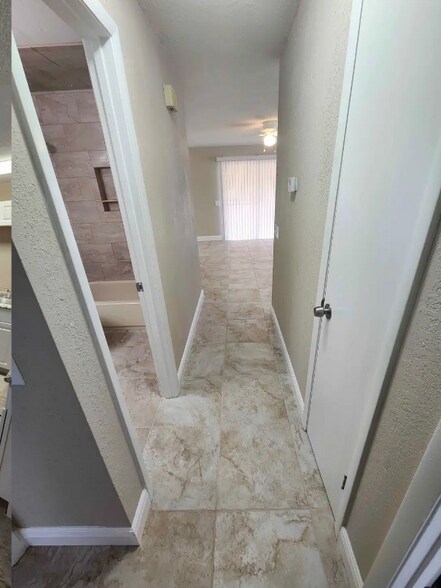 Building Photo - 5605 Struthers Ct