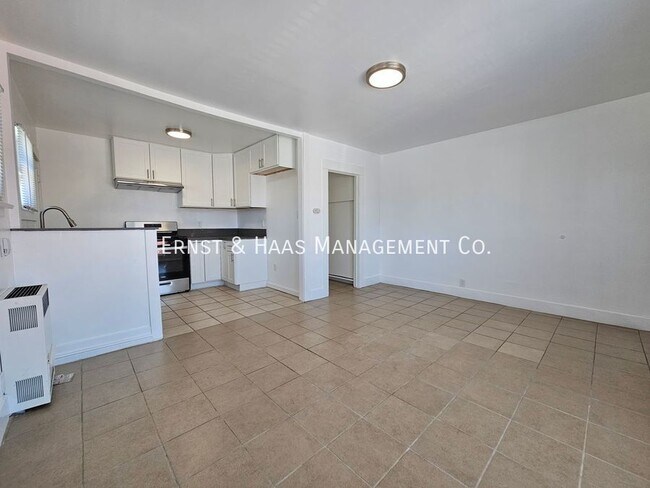 Building Photo - 1468 Alamitos-