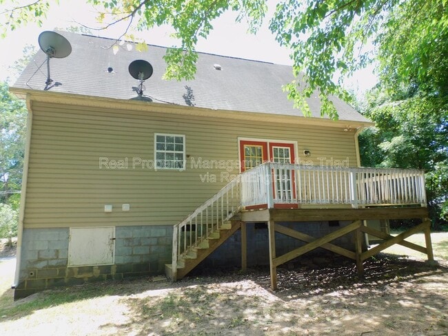 Building Photo - 1805 Cody Ave