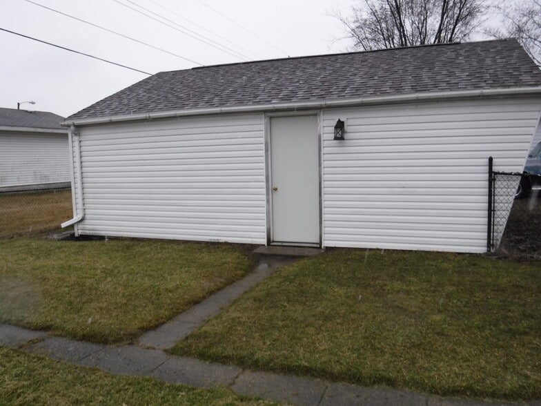 Building Photo - 1006 E Grant St