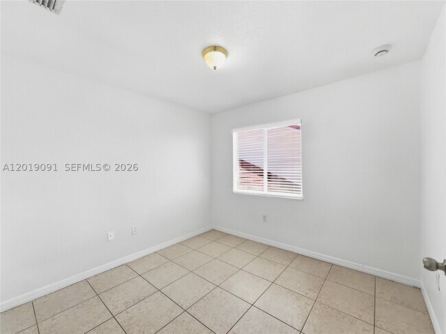 Building Photo - 3002 San Remo Cir