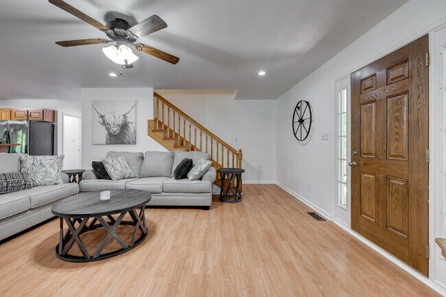 Building Photo - "Charming 2-Bedroom Furnished Retreat with Spacious Layout and 2.5 Baths in York, SC!"