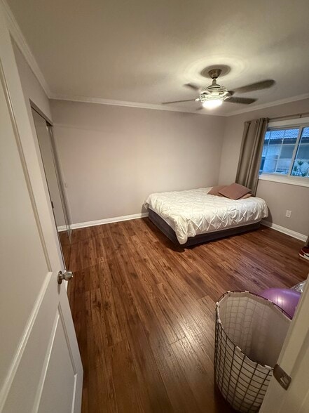 Building Photo - 1117 Cll Malaga