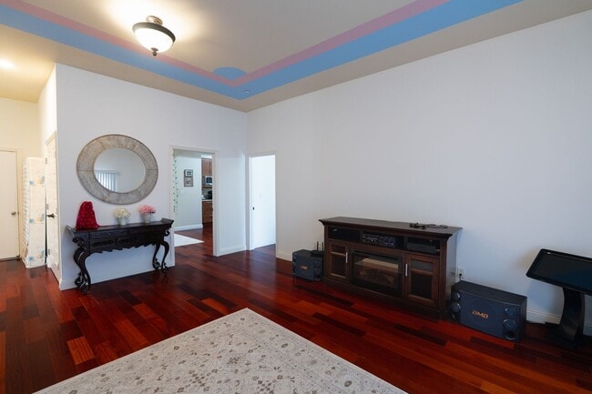 Building Photo - 1410 Encino Ave