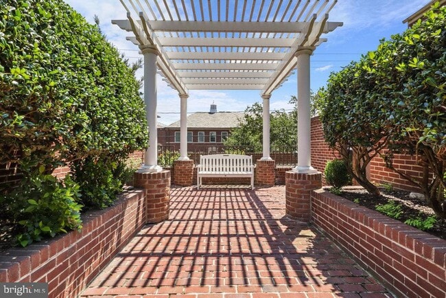 Building Photo - 568 N St Asaph St