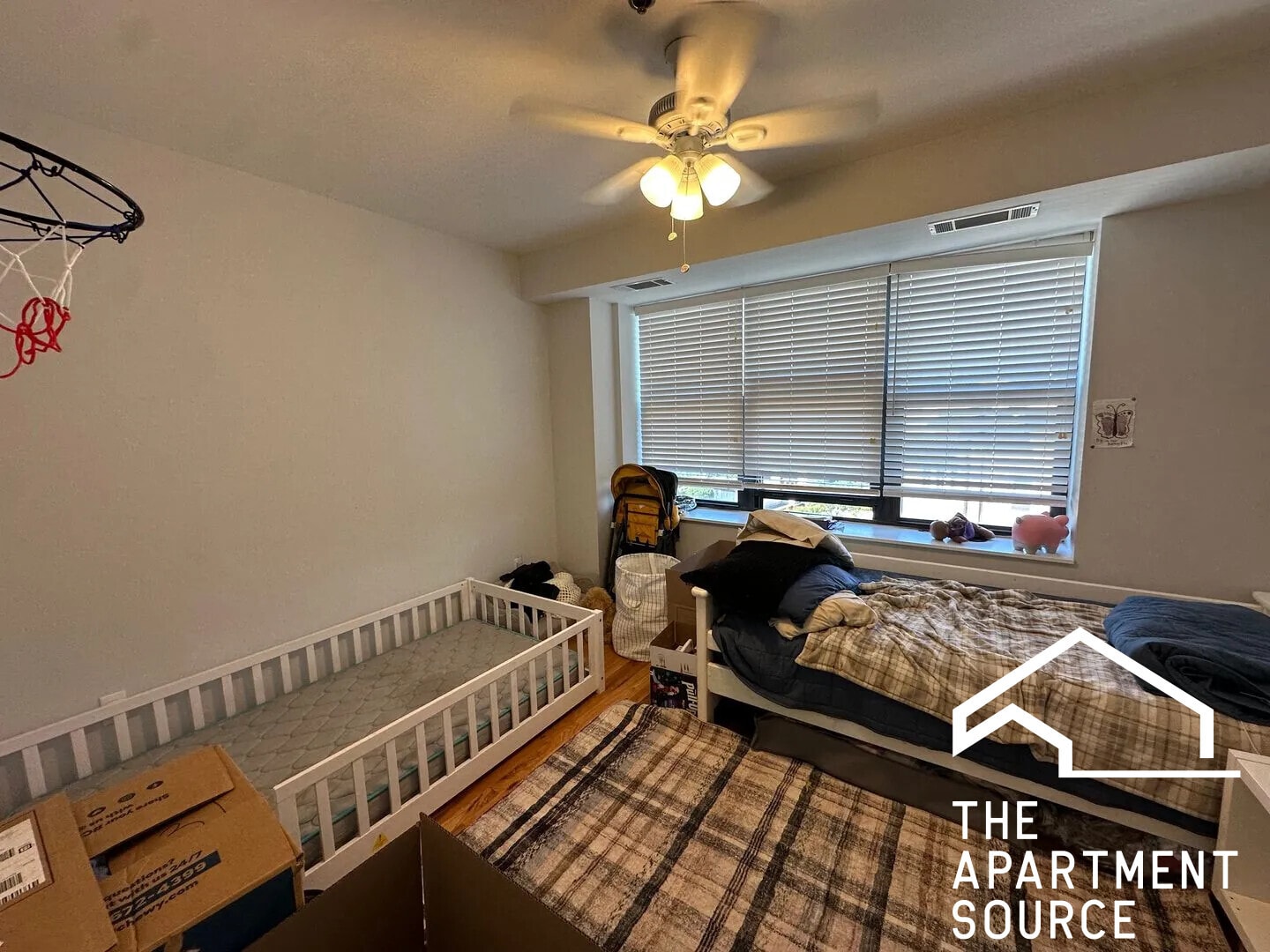 Building Photo - 1337 W Fargo Ave