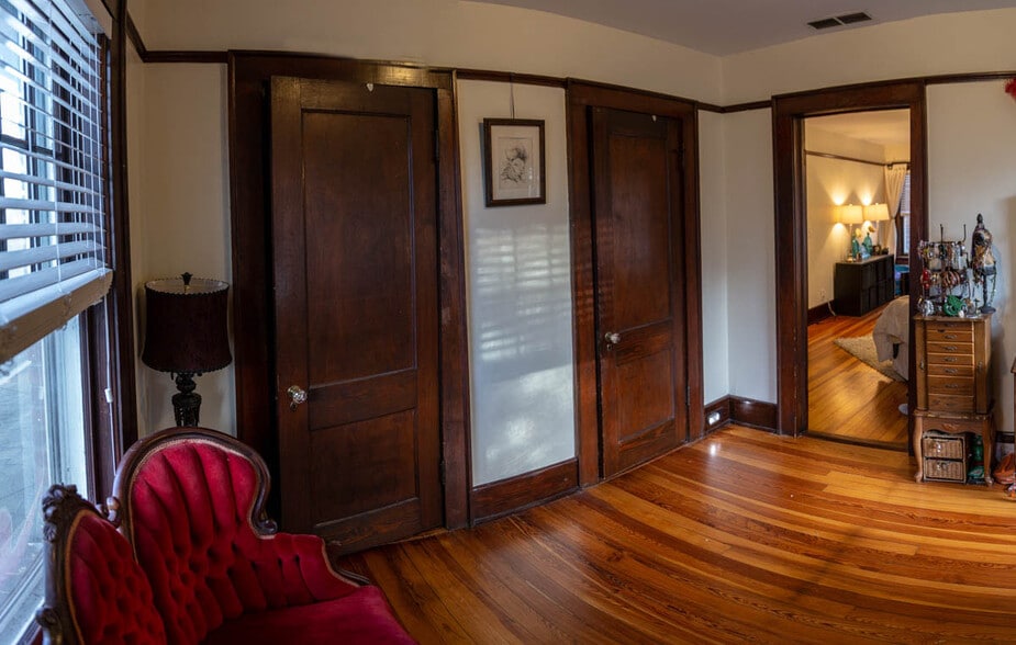 Dressing room off master bedroom - 641 Bonaventure Ave NE