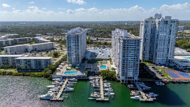 Building Photo - 18071 Biscayne Blvd