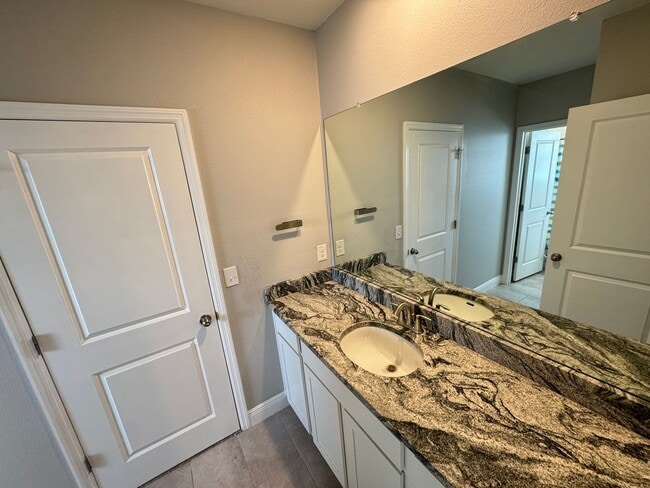 Building Photo - Available NOW!  Incredible, SPACIOUS 5 Bed...