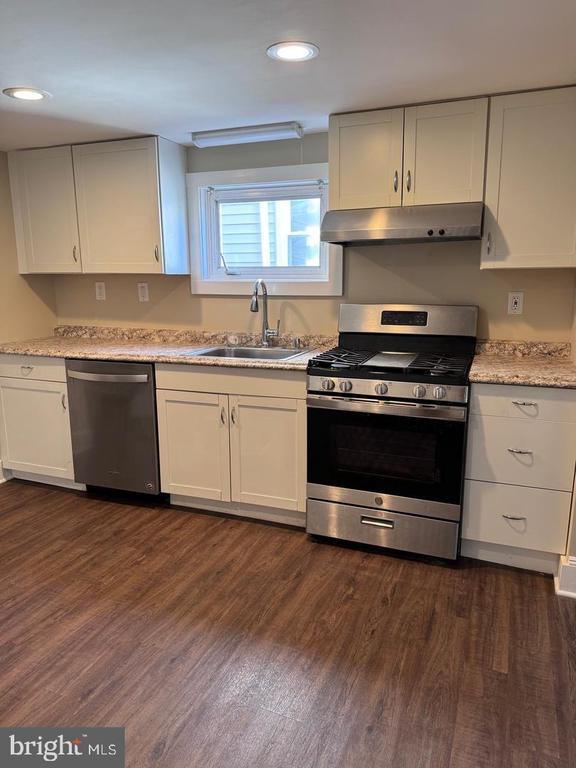 Building Photo - 222 W Union St