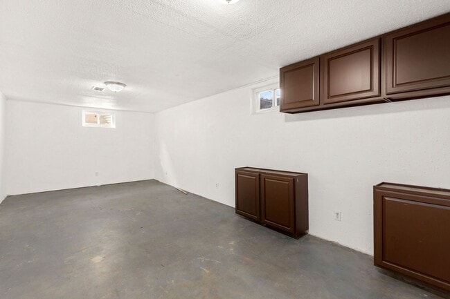 Building Photo - 1306 23rd Ave Ct