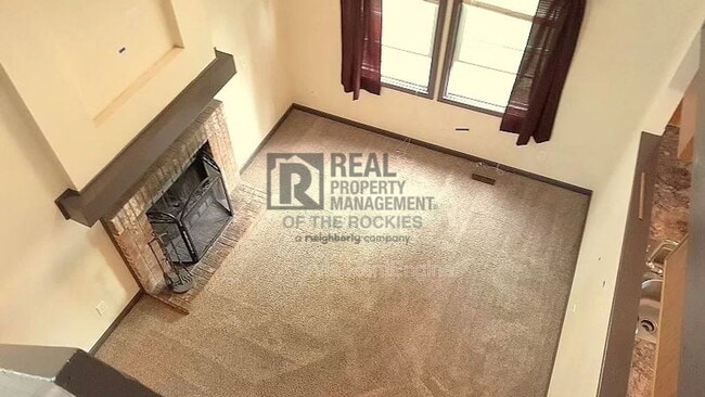 Building Photo - 1599 Wellington Ct