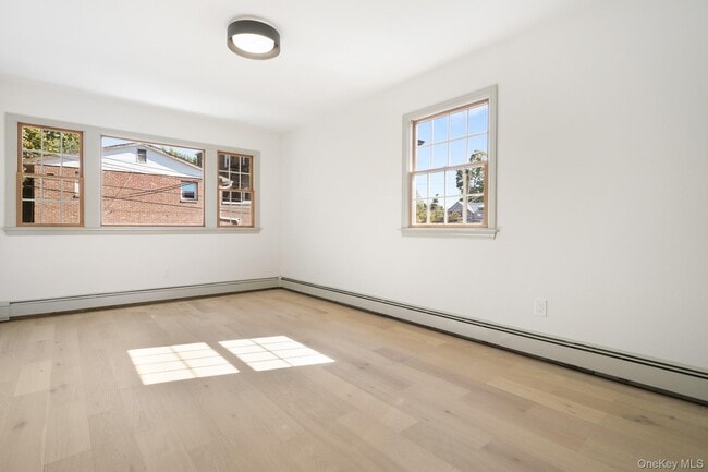 Building Photo - 7 N Dearman St