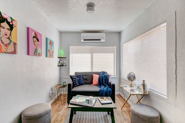 Building Photo - 410 Harvard Dr SE