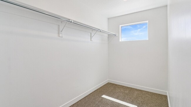 Building Photo - 513 E Levengrove Dr
