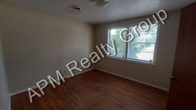 Building Photo - 329 Ovanta Rd