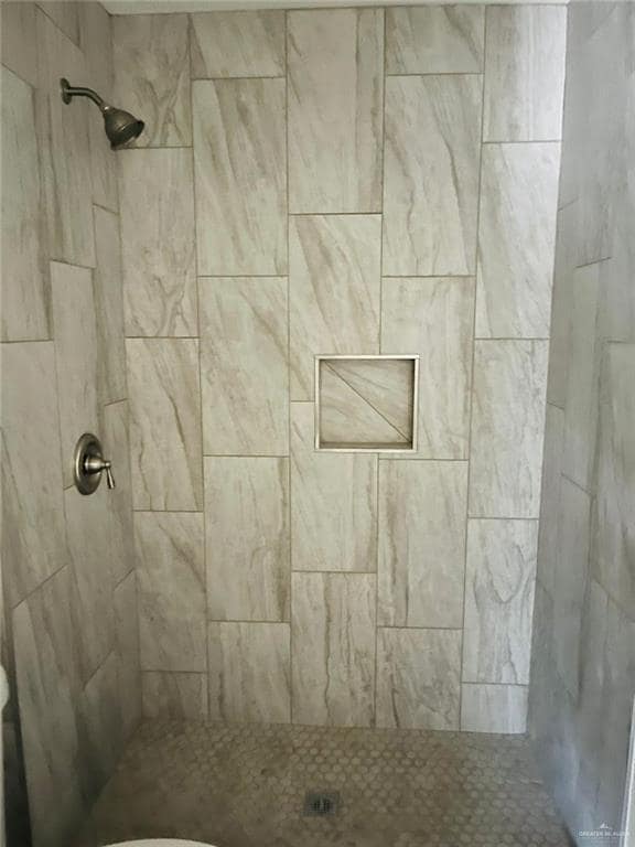 Building Photo - 16 Tulip Ave