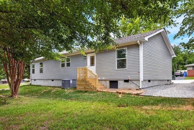 Building Photo - Brand New Pet Friendly Home in Chattanooga