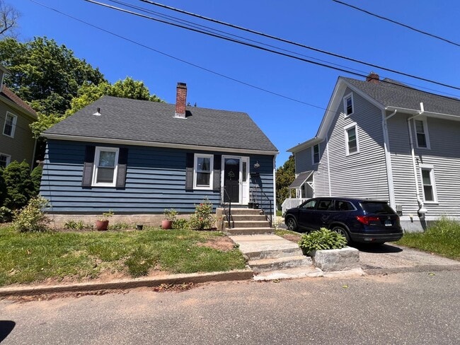 Primary Photo - 268 Laurel Pl