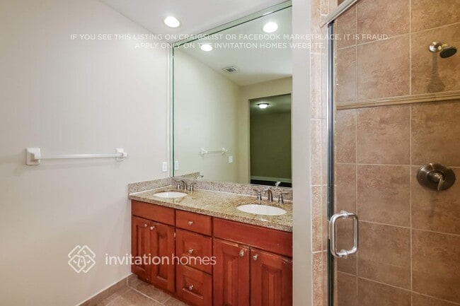 Building Photo - 3720 SW 69th Ave