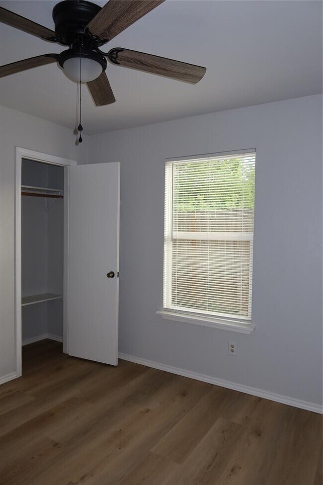 Building Photo - 2511 Bucks Run