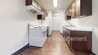 Building Photo - 215 E Arbor Ave