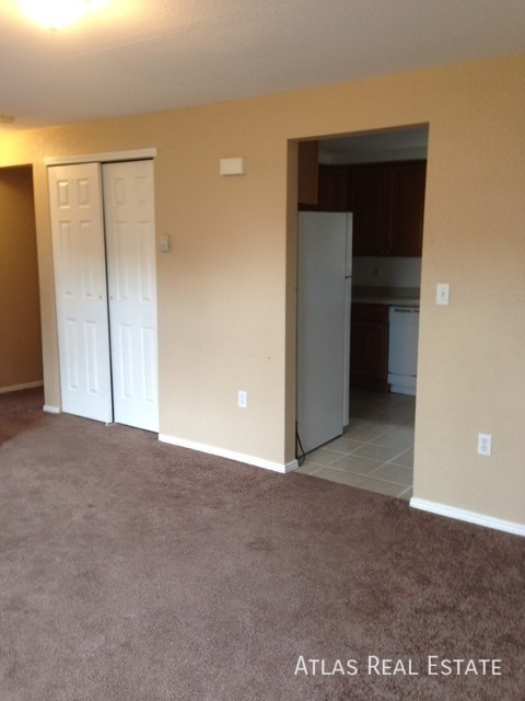 Building Photo - 2 Bedroom Apartment Near Downtown Castle R...