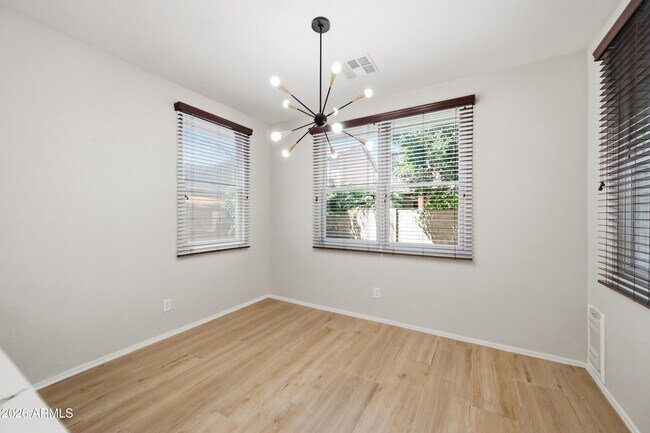 Building Photo - 2250 E Wayland Dr