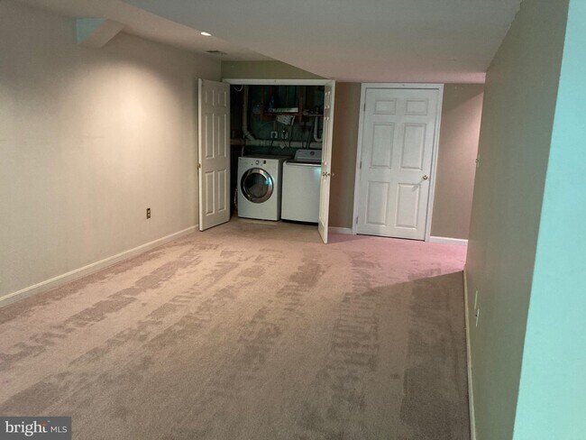 Building Photo - 126 Marsh Creek Dr
