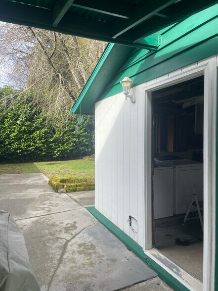 Building Photo - 3508 SE 5th St