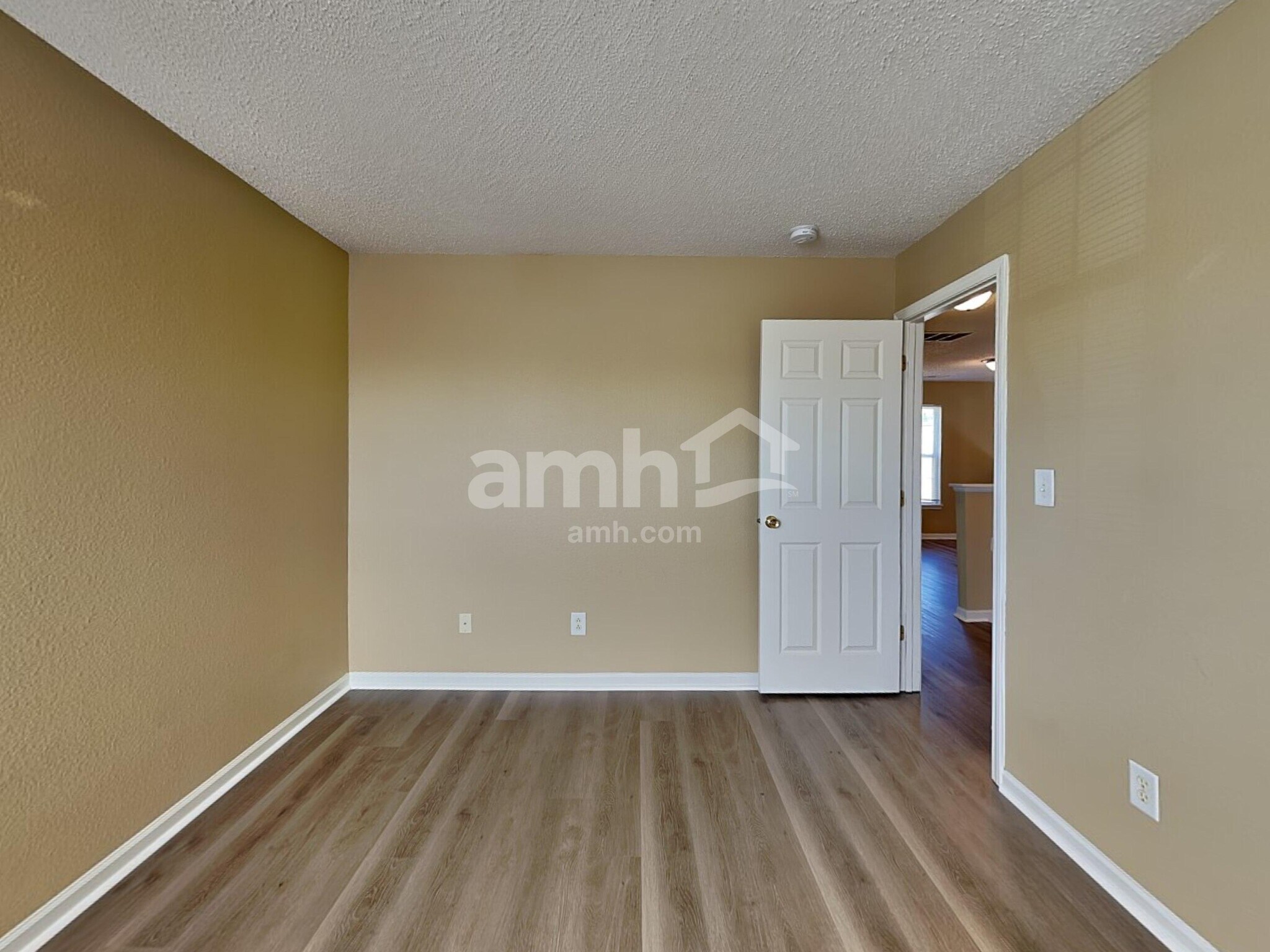 Building Photo - 1721 Blue Lake Dr